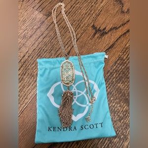 Kendra Scott Necklace - Excellent condition

Will accept reasonable price.